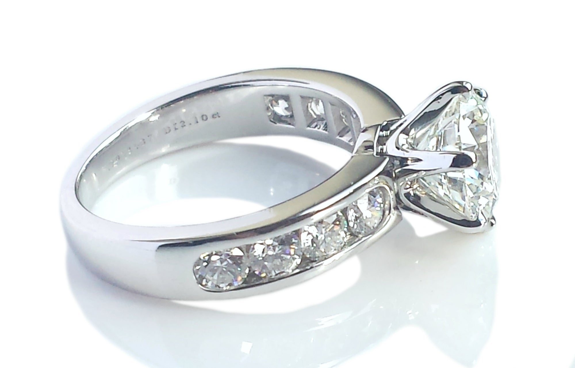 Tiffany & Co. 2.84tcw I/VVS2 Round Brilliant Diamond Engagement Ring with Side Stones