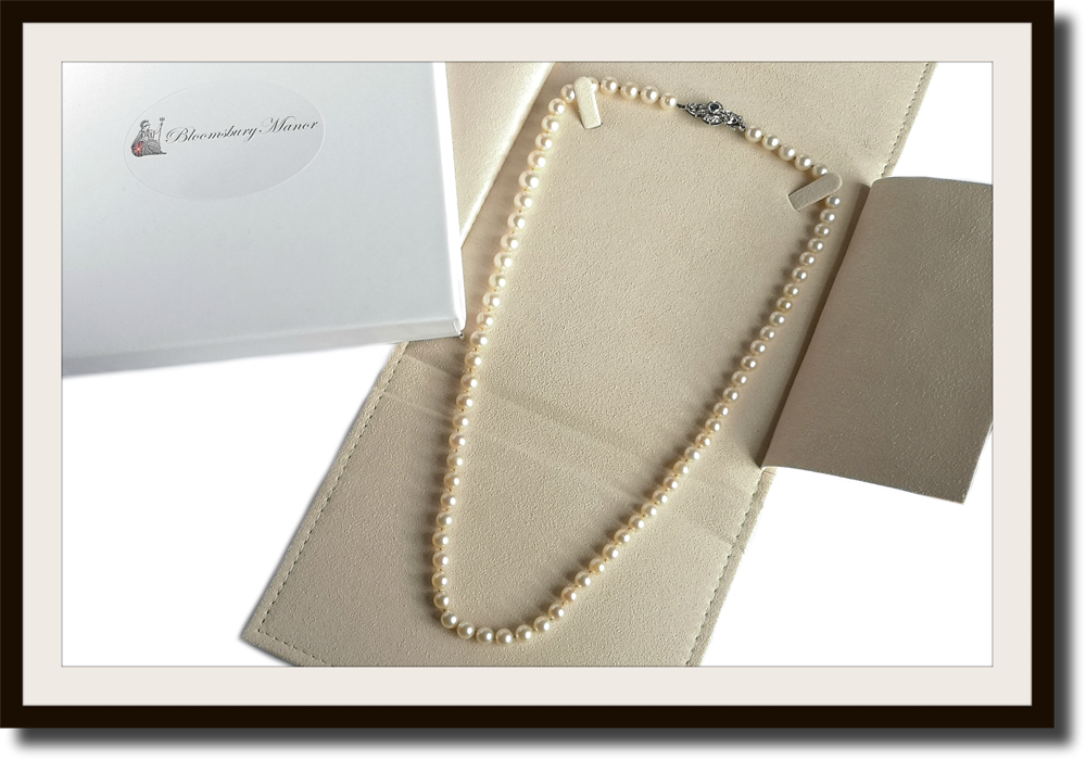 Vintage Graduated Cultured Akoya Pearl Necklace with Sapphire Diamond 18k Clasp