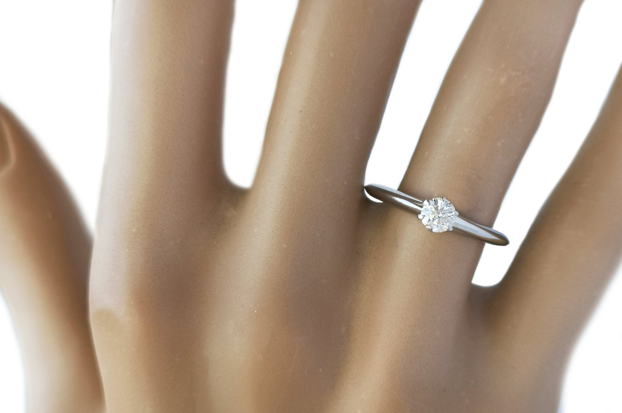 Tiffany & Co. 0.24ct H/VVS2 Round Brilliant Cut Diamond Engagement Ring