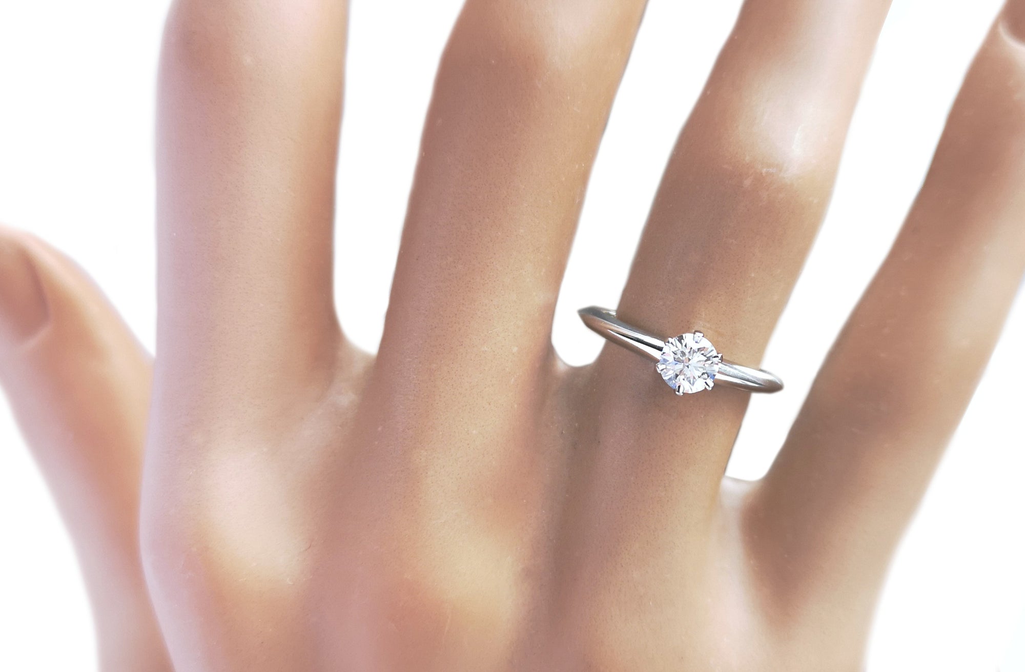 Tiffany & Co. 0.33ct G/VS Round Brilliant Diamond Engagement Ring