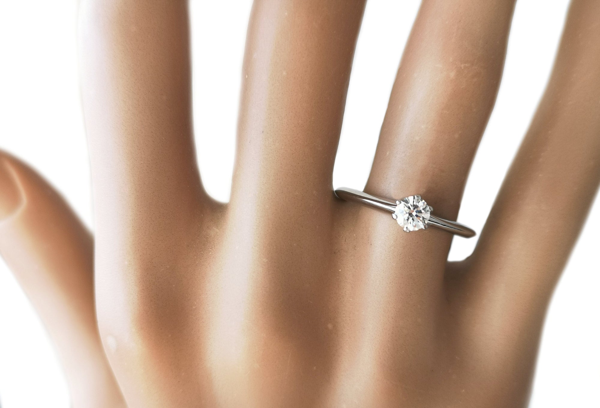 Tiffany & Co. 0.26ct F/VS2 Round Brilliant Cut Diamond Engagement Ring