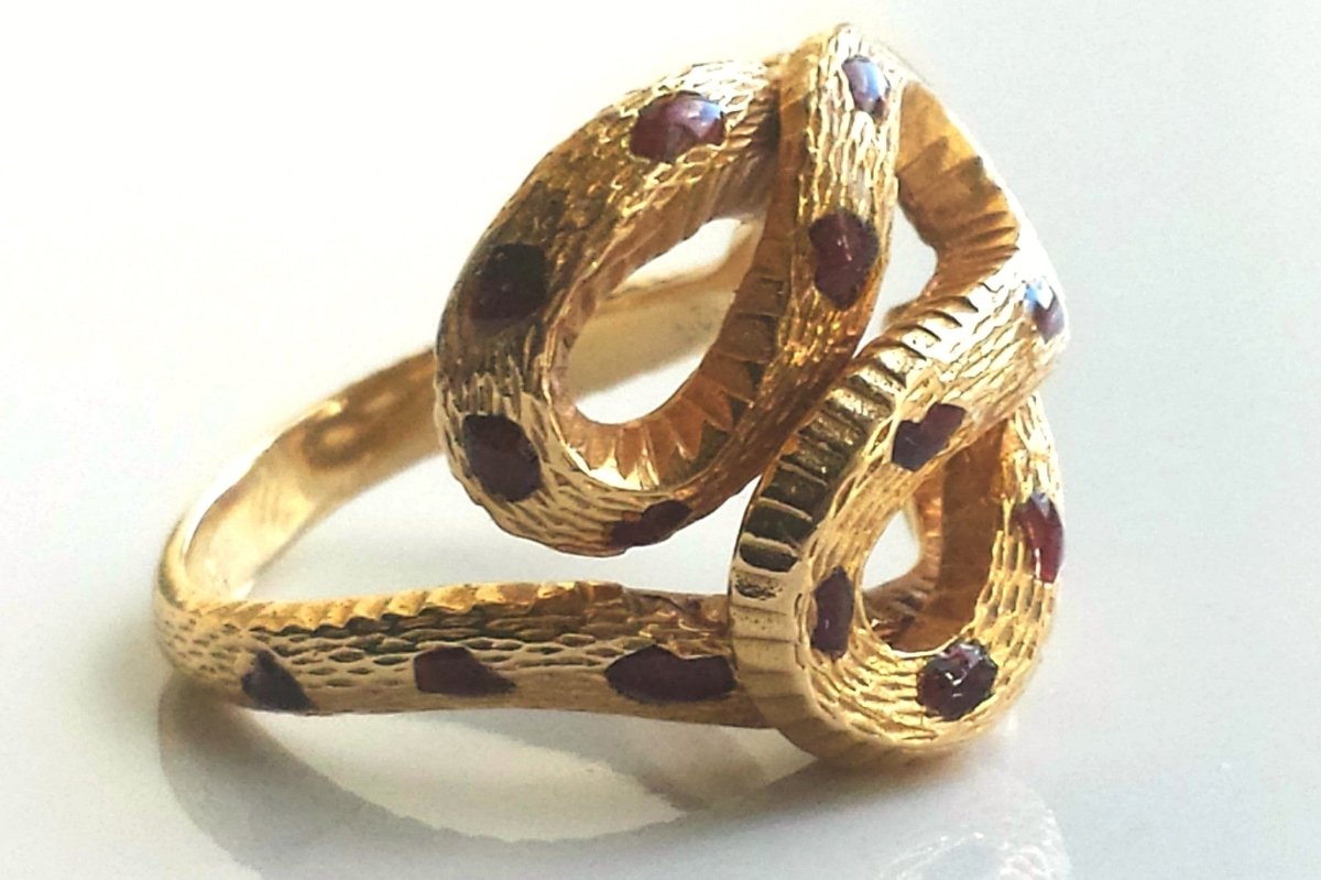 Cartier Rare Vintage 1970s Snake / Serpent Ring 18K Yellow Gold, Onyx & Enamel - Bloomsbury Manor Ltd