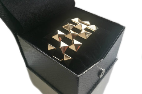 Retro Vintage 1960s Pyramid Tank Bracelet in 14k Yellow Gold - Bloomsbury Manor Ltd