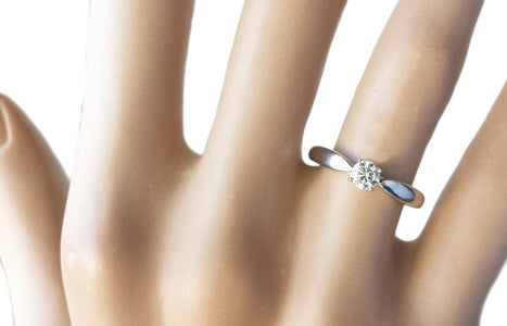 Tiffany & Co. 0.23ct H/VS Harmony Round Brilliant Diamond Engagement Ring - Bloomsbury Manor Ltd