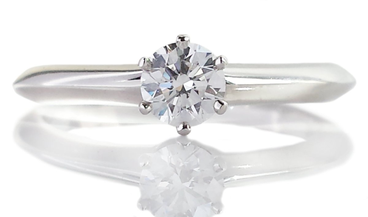 Tiffany E/VVS1 Round Brilliant Cut Diamond Engagement