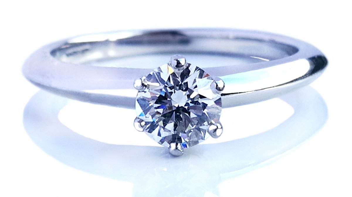 Tiffany & Co. 0.44ct Triple XXX I/VS1 Round Brilliant Engagement Ring - Bloomsbury Manor Ltd