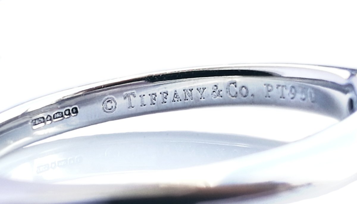 Tiffany & Co. 0.44ct Triple XXX I/VS1 Round Brilliant Engagement Ring - Bloomsbury Manor Ltd