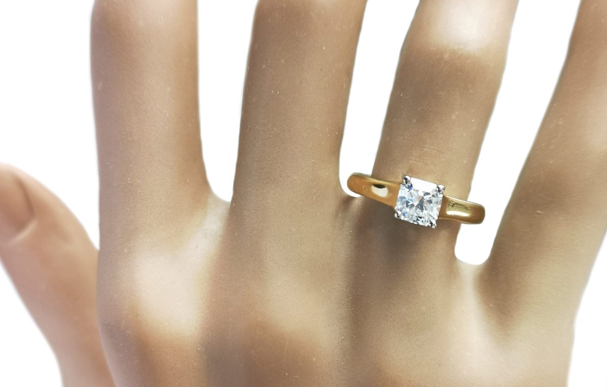 Tiffany & Co. 0.73ct G/VS Lucida Diamond & 18K Gold Engagement Ring - Bloomsbury Manor Ltd