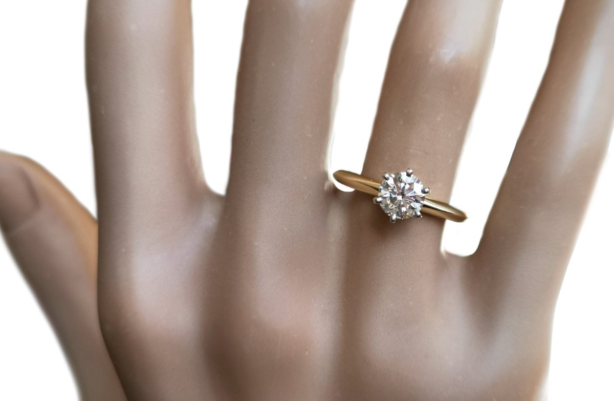 Tiffany & Co. 0.73ct H/VVS2 Round Brilliant Diamond & 18K