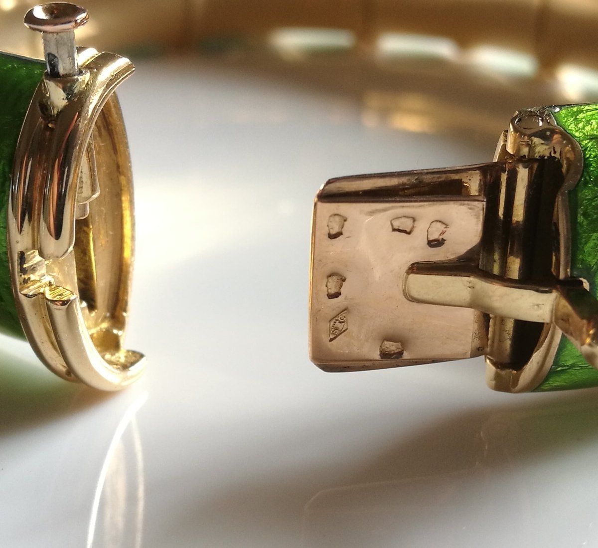 Tiffany & Co. Schlumberger Cones Bracelet in Green Paillonne Enamel & 18k Gold - Bloomsbury Manor Ltd