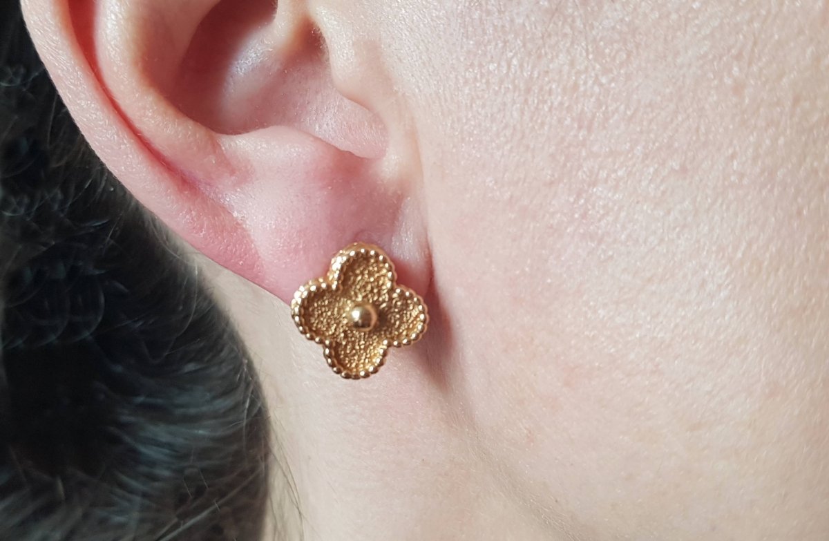 Van Cleef Arpels Vintage Alhambra Earrings in 18k Gold Premium