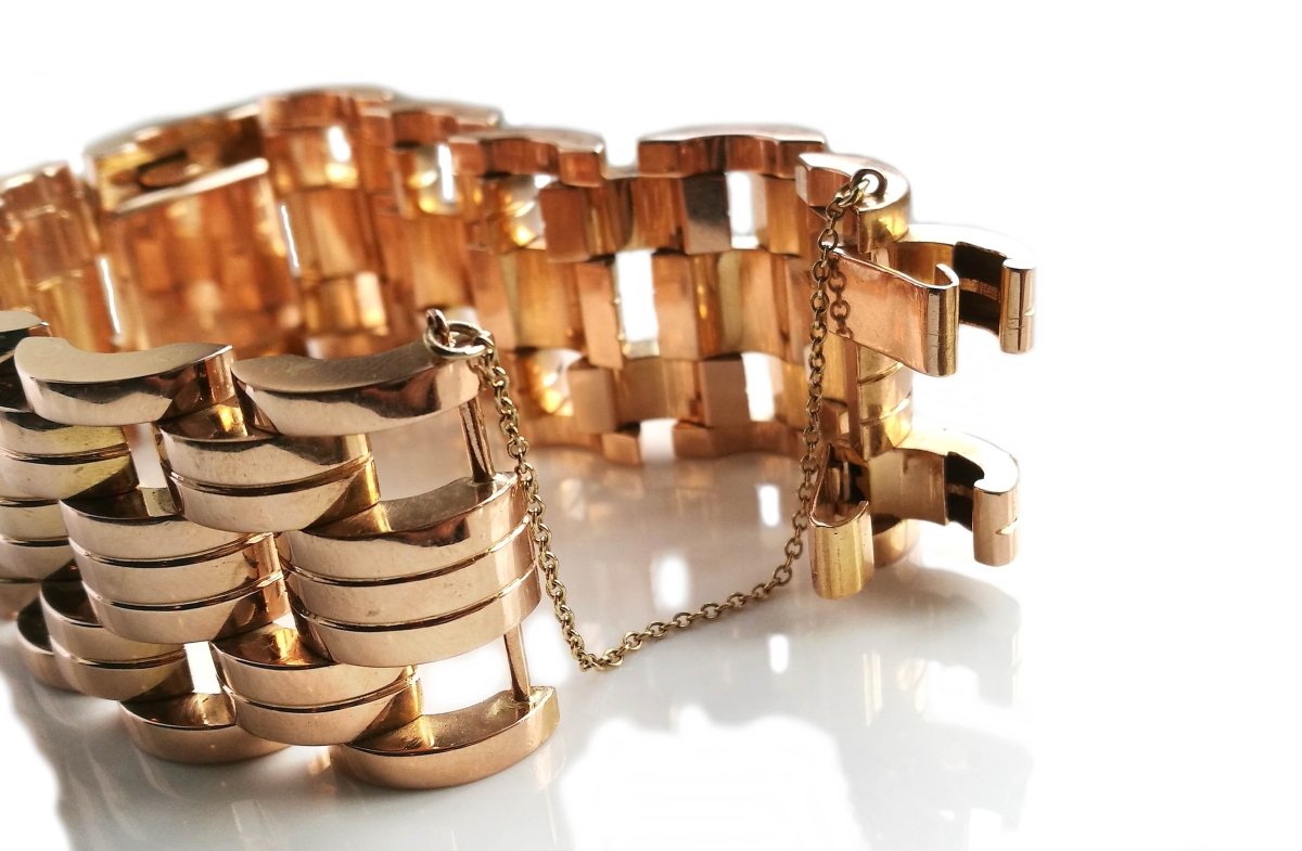Vintage 1940s Bucherer Diamond Tank Bracelet Watch in 18k Rose Gold - Bloomsbury Manor Ltd