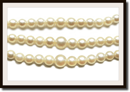 Vintage 1950s 3 Strand Graduated Retro Cultured Akoya Pearl Necklace with 18k Gold Clasp - Bloomsbury Manor Ltd