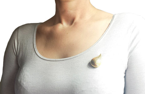 Vintage 1960s Tiffany & Co. 18k Yellow Gold Teardrop Brooch - Bloomsbury Manor Ltd