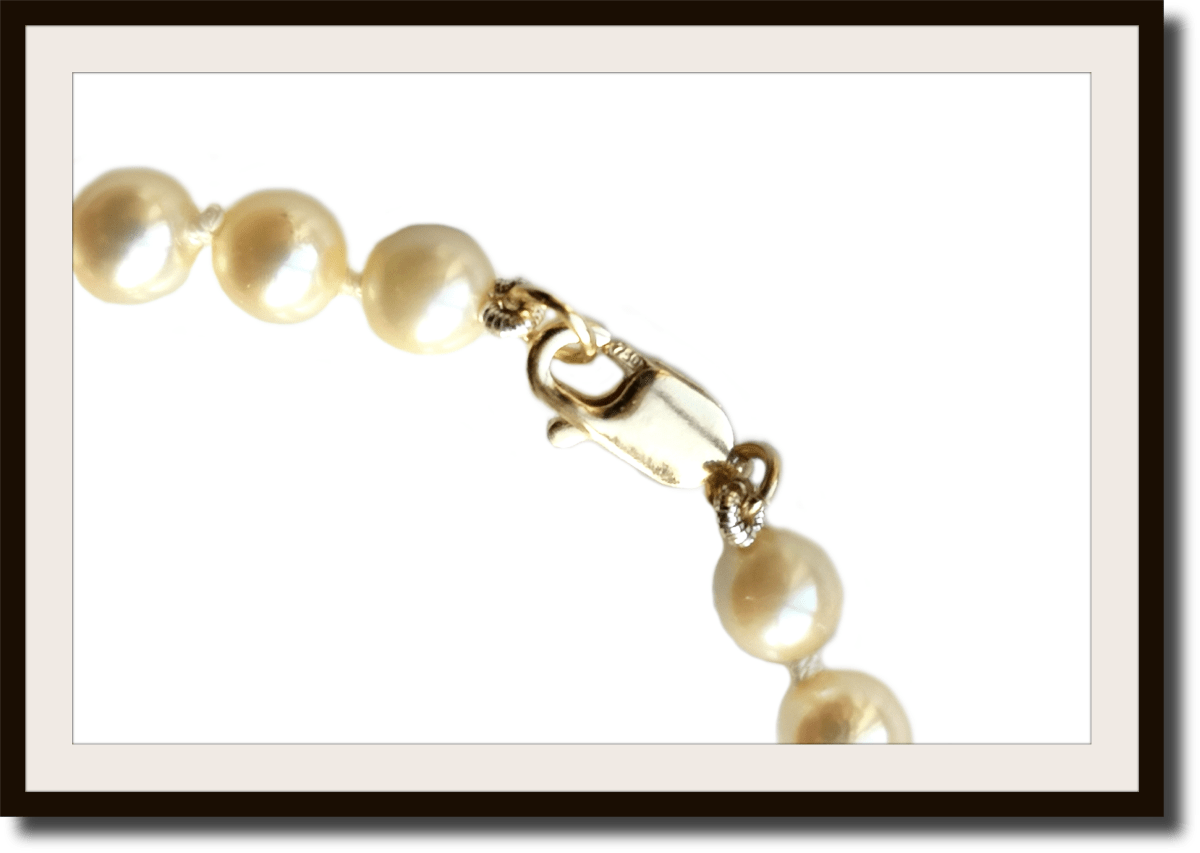 Vintage Graduated Cultured Pearl Necklace 18k Gold Clasp - Bloomsbury Manor Ltd