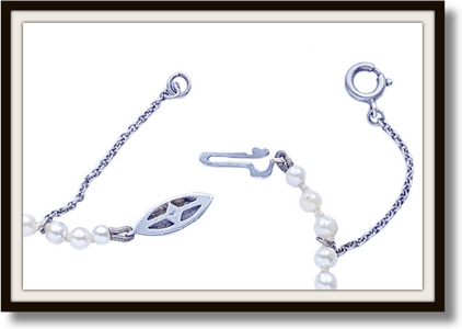 Vintage Pearl Graduated Hand knotted 18in Cultured Akoya Pearl Necklace 9K Gold Clasp - Bloomsbury Manor Ltd