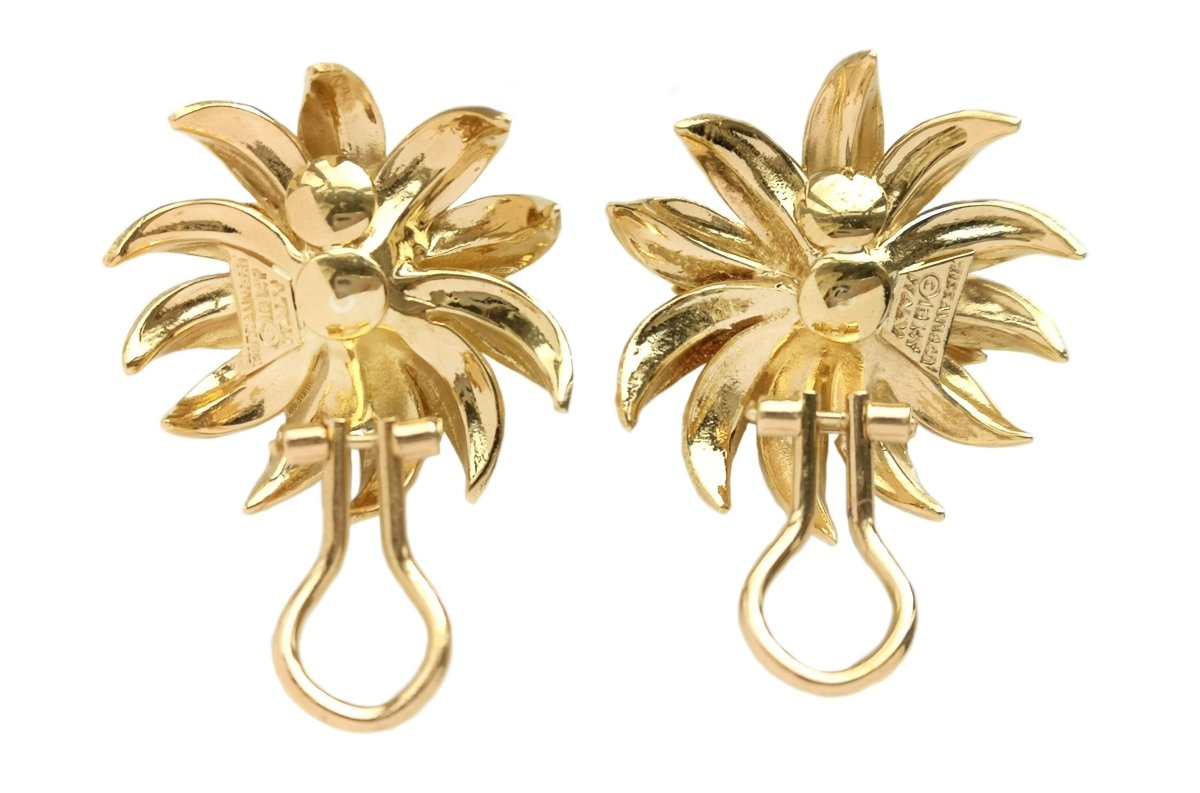 Vintage Tiffany & Co. 1960s Flower Earrings in 18K Gold - Bloomsbury Manor Ltd
